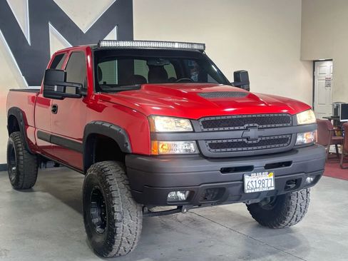 Used 2003 Chevrolet Silverado 1500 LS w/ Off-Road Package AWD/4WD image 3