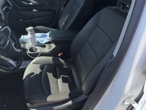Used 2020 GMC Terrain SLT w/ Preferred Package image 8