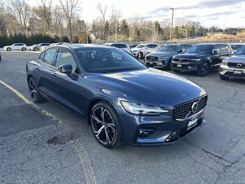 Certified 2024 Volvo S60 B5 Core image 2