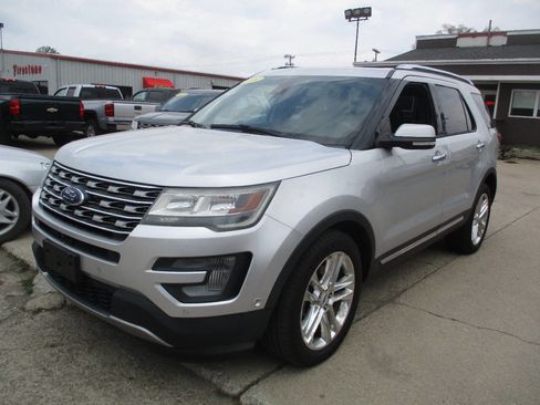 Used 2016 Ford Explorer Limited w/ Equipment Group 301A AWD/4WD image 2