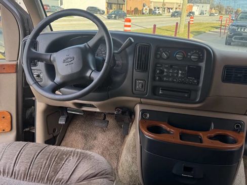 Used 1999 Chevrolet Express 1500 w/ Convenience Pkg image 22