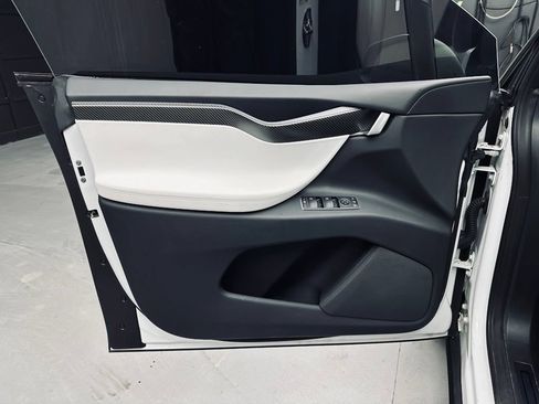 Used 2018 Tesla Model X 75D AWD/4WD image 28