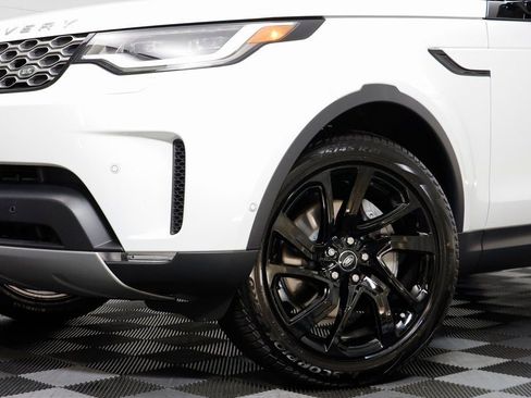 New 2025 Land Rover Discovery S AWD/4WD image 4