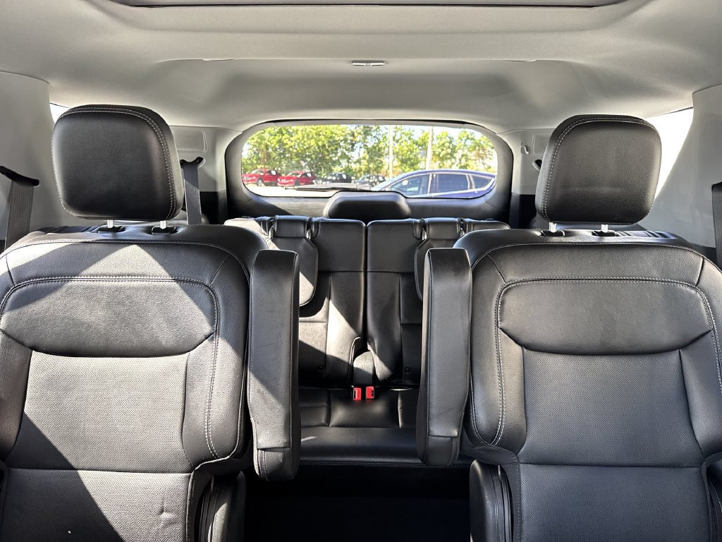 Used 2023 Ford Explorer Limited w/ Limited Technology Package RWD image 18