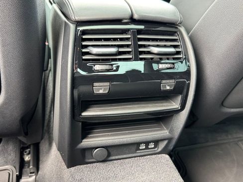 Used 2022 BMW M550i xDrive w/ Dynamic Handling Package image 10