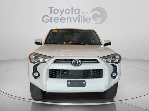 Used 2021 Toyota 4Runner SR5 Premium w/ Moonroof Package AWD/4WD image 9