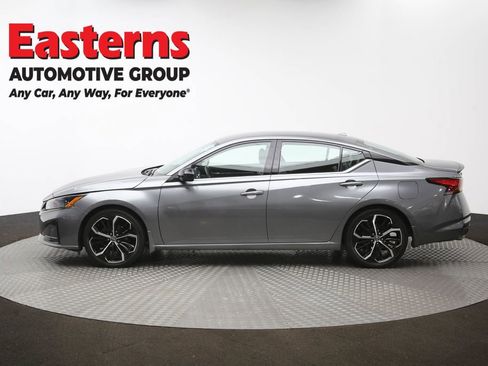 Used 2023 Nissan Altima 2.5 SR FWD image 59