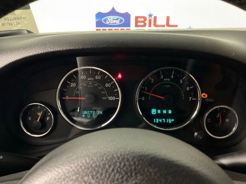 Used 2015 Jeep Wrangler Unlimited Sahara w/ Connectivity Group AWD/4WD image 24