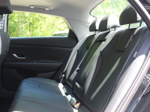 New 2026 Hyundai Elantra Limited FWD image 27
