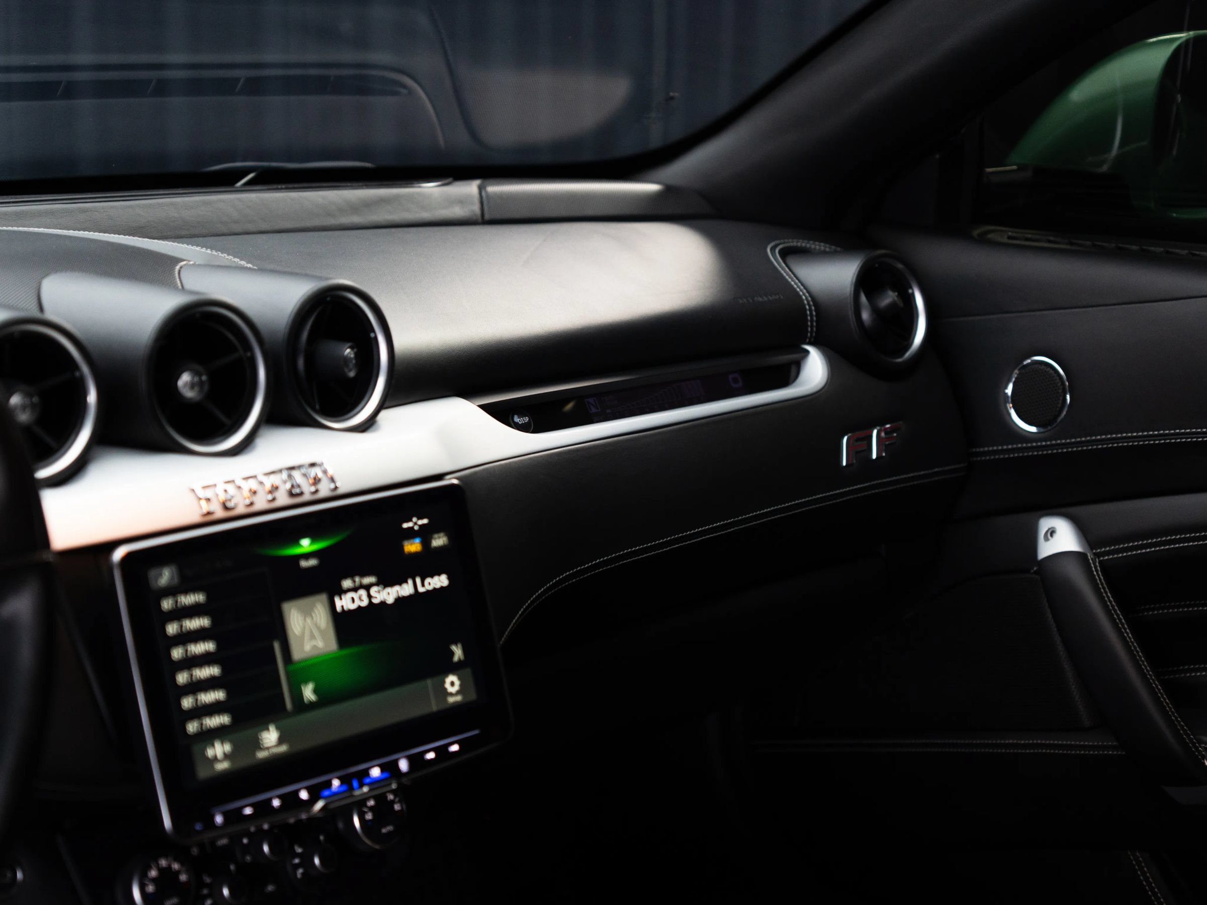 Used 2012 Ferrari FF AWD/4WD image 26
