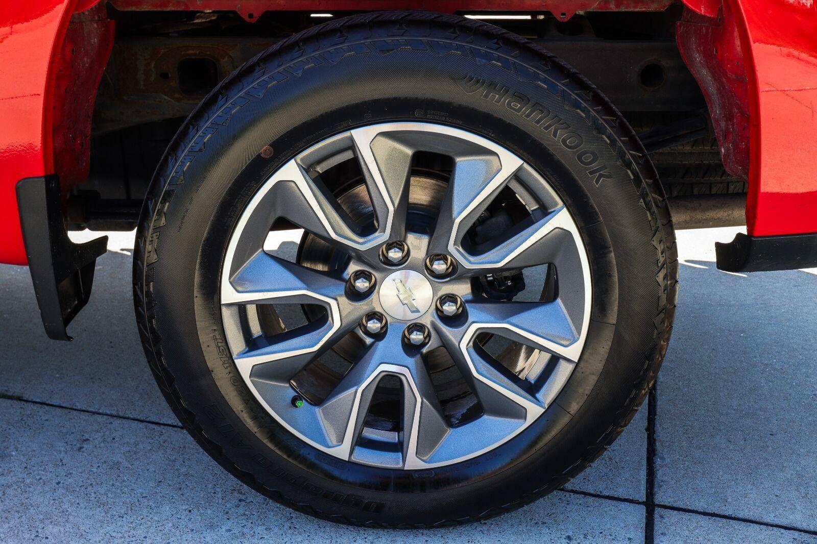 Used 2019 Chevrolet Silverado 1500 LT w/ All-Star Edition AWD/4WD image 22
