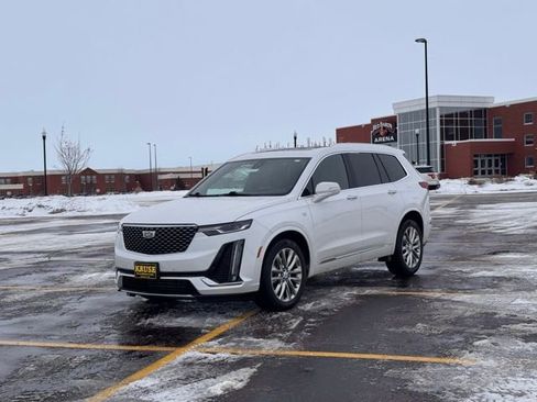 Used 2021 Cadillac XT6 Premium Luxury image 39