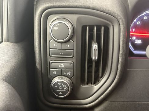 Used 2023 Chevrolet Silverado 2500 Custom w/ Custom Convenience Package AWD/4WD image 17