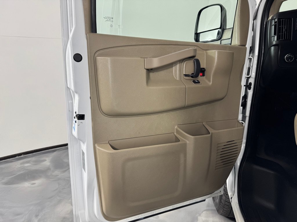 Used 2019 Chevrolet Express 2500 w/ Driver Convenience Package RWD image 10