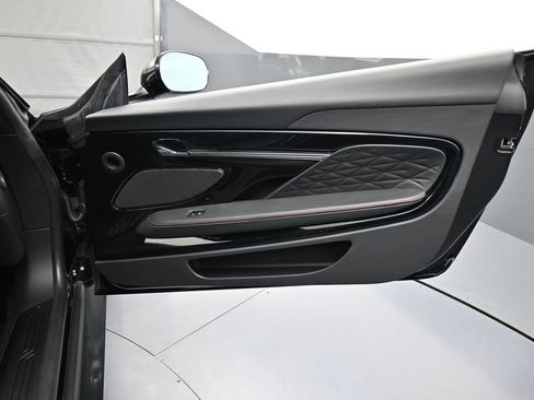 Used 2025 Aston Martin DB12 Coupe RWD image 25