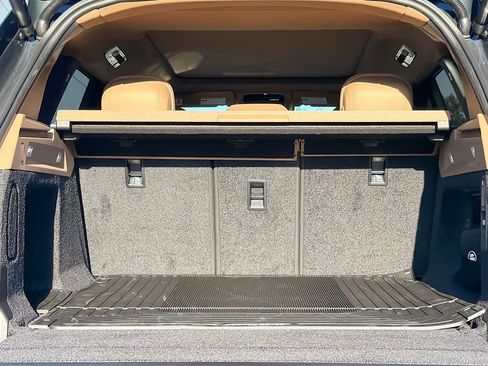New 2025 Land Rover Range Rover SE image 11