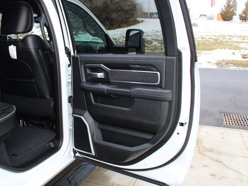 Used 2023 RAM 2500 Laramie w/ Night Edition image 9