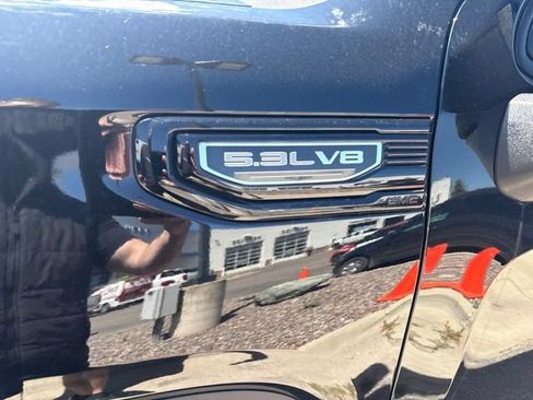 Used 2024 GMC Sierra 1500 Elevation w/ LPO, Elevation Black Package AWD/4WD image 4