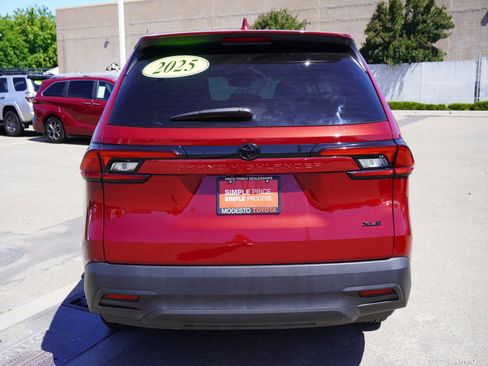Used 2025 Toyota Grand Highlander FWD image 9