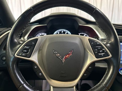 Used 2018 Chevrolet Corvette Stingray Coupe w/ 1LT RWD image 23