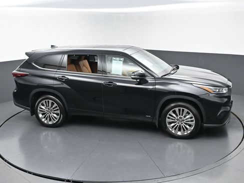 Used 2026 Toyota Highlander Platinum AWD/4WD image 44
