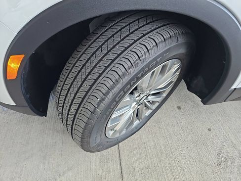 Certified 2024 Cadillac XT4 Premium Luxury w/ Cold Weather Package FWD image 34