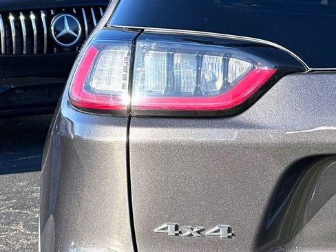 Used 2022 Jeep Cherokee Limited image 10