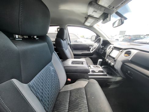 Used 2016 Toyota Tundra SR5 w/ SR5 Upgrade Package AWD/4WD image 8