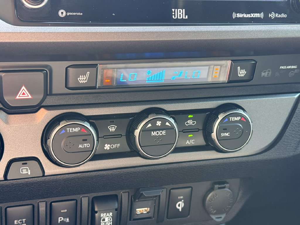 Used 2023 Toyota Tacoma TRD Off-Road w/ TRD Premium Off Road Package AWD/4WD image 31