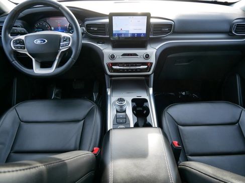 Certified 2022 Ford Explorer XLT w/ Equipment Group 202A image 16