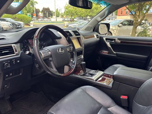 Used 2016 Lexus GX 460 w/ Premium Package AWD/4WD image 8