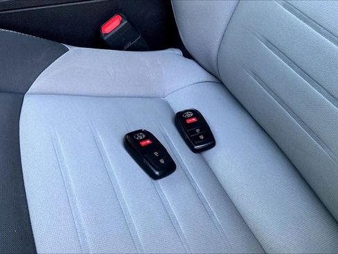 Certified 2024 Toyota Tacoma TRD Off-Road image 14