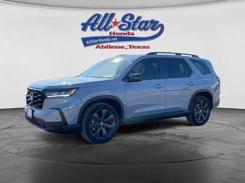 Used 2025 Honda Pilot Sport image 1