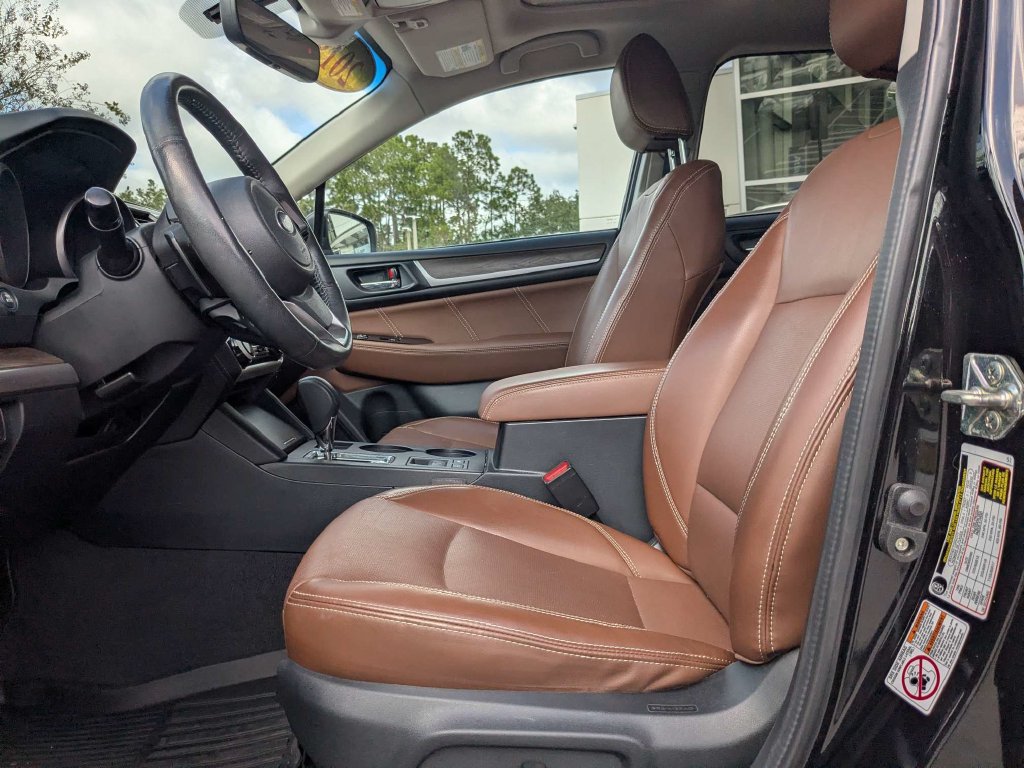 Used 2019 Subaru Outback 3.6R Touring AWD/4WD image 2