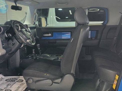 Used 2007 Toyota FJ Cruiser 4WD image 11
