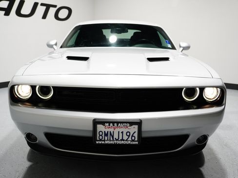Used 2019 Dodge Challenger SXT w/ Blacktop Package image 2