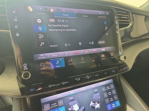 Used 2022 Jeep Grand Wagoneer Series III image 18