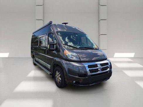 Used 2017 RAM ProMaster 3500 w/ Premium Appearance Group FWD image 3