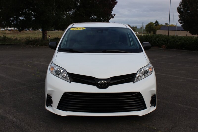 Used 2020 Toyota Sienna L FWD image 6