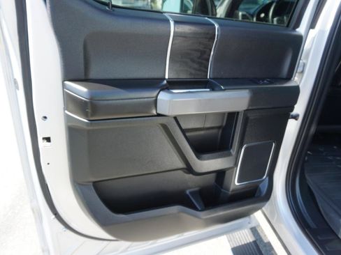 Used 2019 Ford F150 Platinum w/ Equipment Group 701A Luxury AWD/4WD image 15