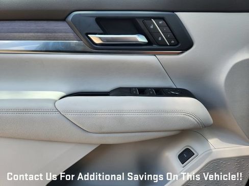 New 2026 GMC Terrain Denali w/ LPO, Black Badging Package AWD/4WD image 17