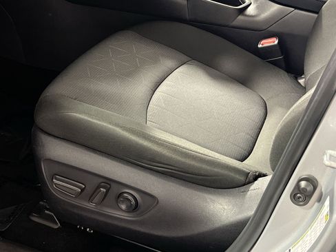 Used 2025 Toyota RAV4 XLE AWD/4WD image 13