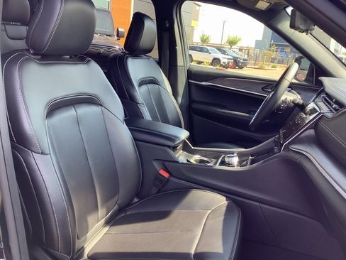 Used 2024 Jeep Grand Cherokee L Limited w/ Luxury Tech Group II image 43