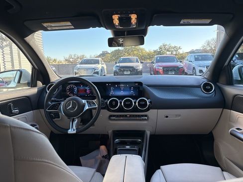 Used 2025 Mercedes-Benz GLA 250 4MATIC image 18