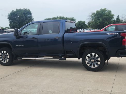 Used 2022 Chevrolet Silverado 2500 Custom w/ Custom Value Package AWD/4WD image 8