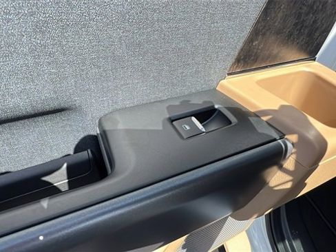 New 2025 Ford F250 Lariat w/ FX4 Off-Road Package image 16