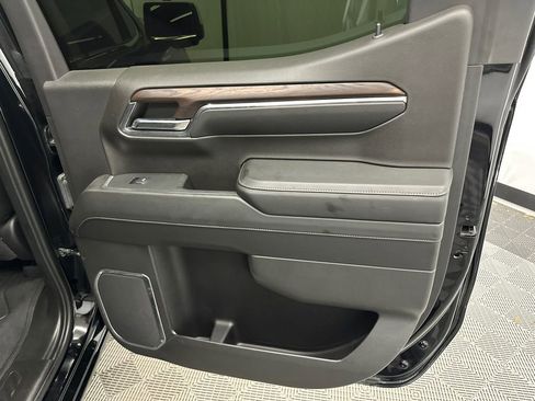 Used 2024 GMC Sierra 1500 SLT AWD/4WD image 18