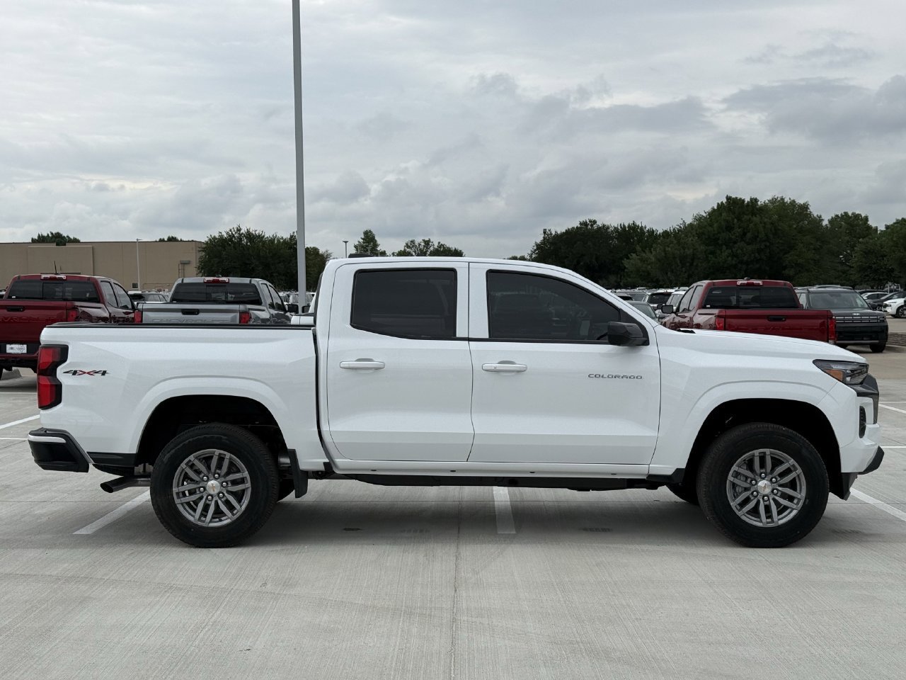 New 2026 Chevrolet Colorado LT w/ LT Convenience Package AWD/4WD image 3