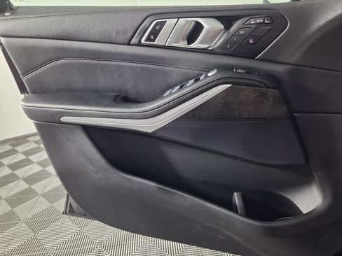 Used 2024 BMW X7 xDrive40i AWD/4WD image 19