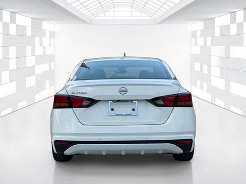 Certified 2025 Nissan Altima 2.5 SV FWD image 6